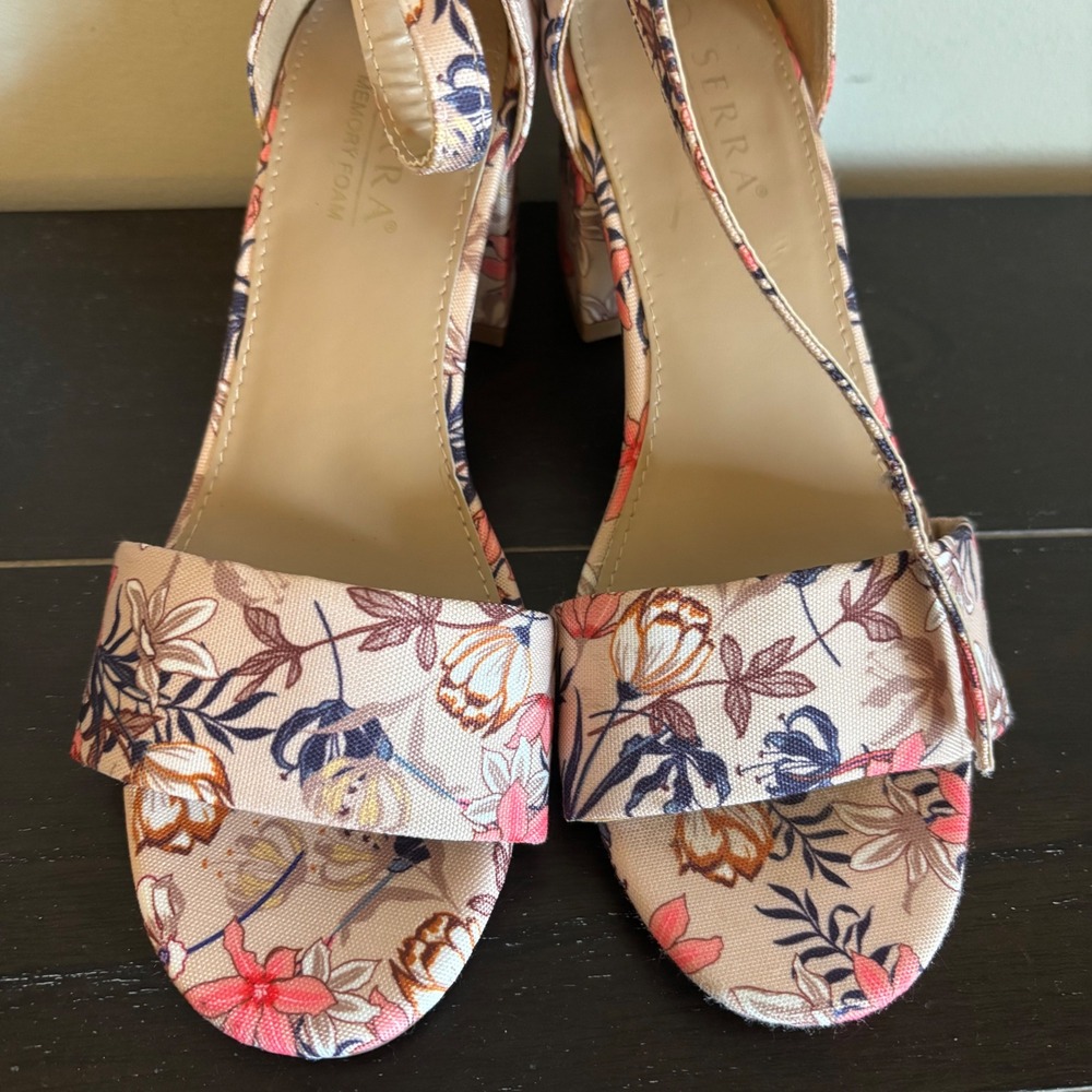 SERRA | Floral Block Heels | Ankle Strap | Sandal | Women's Size 7 - Picture 2 of 10